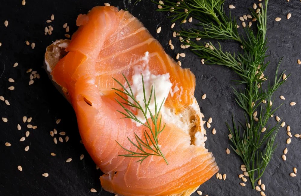 Canapé mit Lachs und Meerrettichcreme, 5er