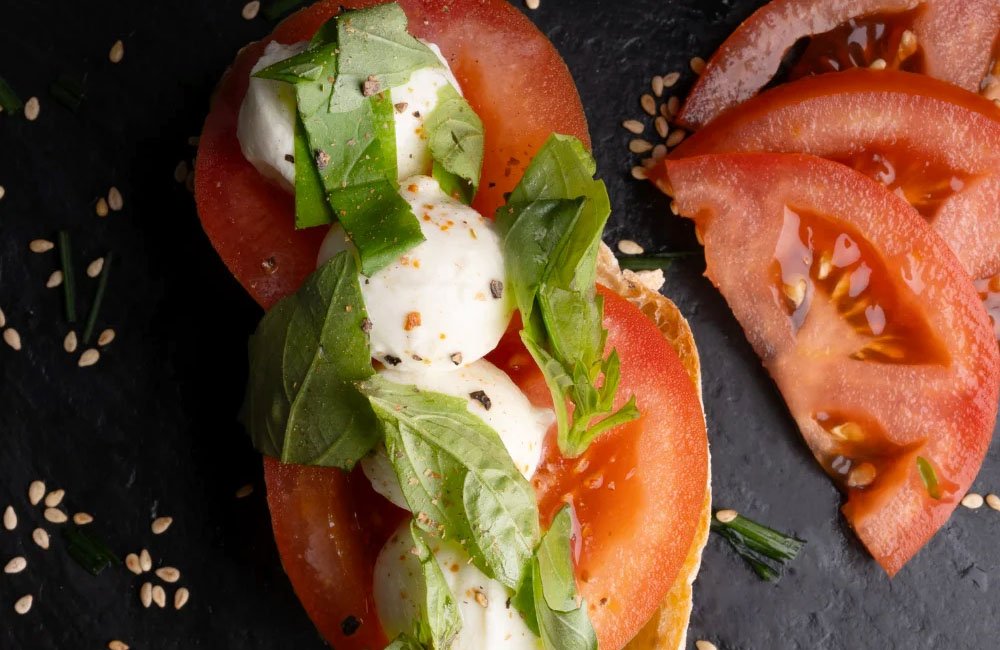 Canapé mit Tomate und Mozzarella, 5er