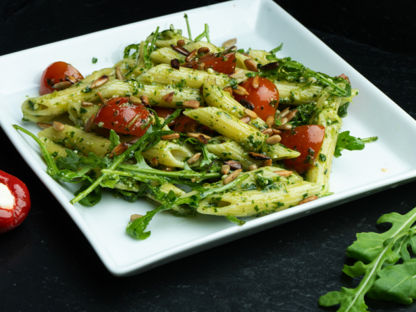 Nudelsalat rot